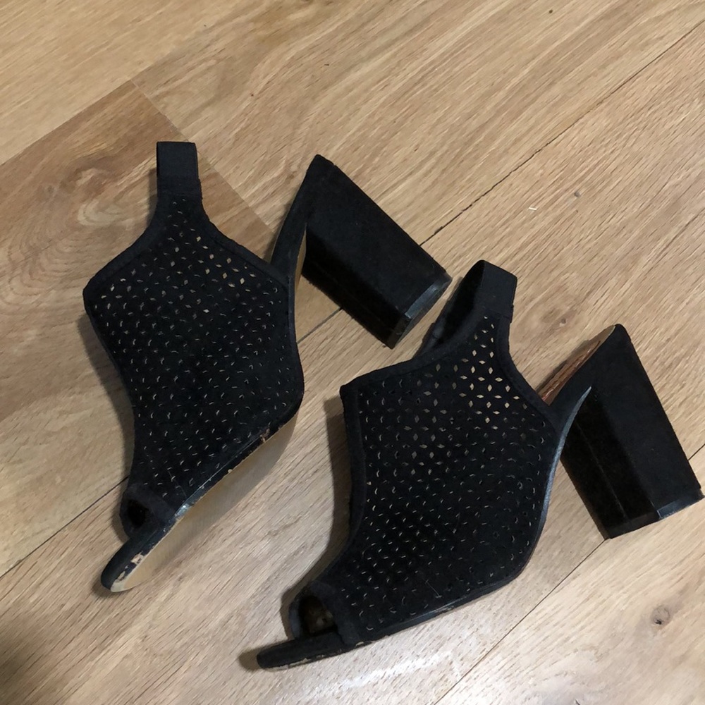 High square heels - Picture 2 of 8